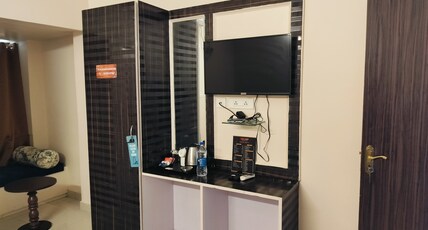 The Garg Residency Room Type - Deluxe Room - AC