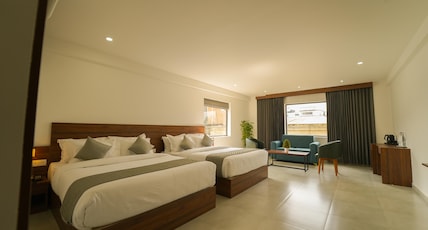GEORJOYS HOTELS & RESORTS Room Type - Super Deluxe Quadruple (4 Adults) GEORJOYS HOTELS & RESORTS Room Type - Super Deluxe Quadruple (4 Adults)
