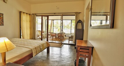 Vala House Room Type - Double Queen River View