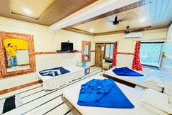 Address of Shri Ganesh Hotel, 200 meters from nakki lake