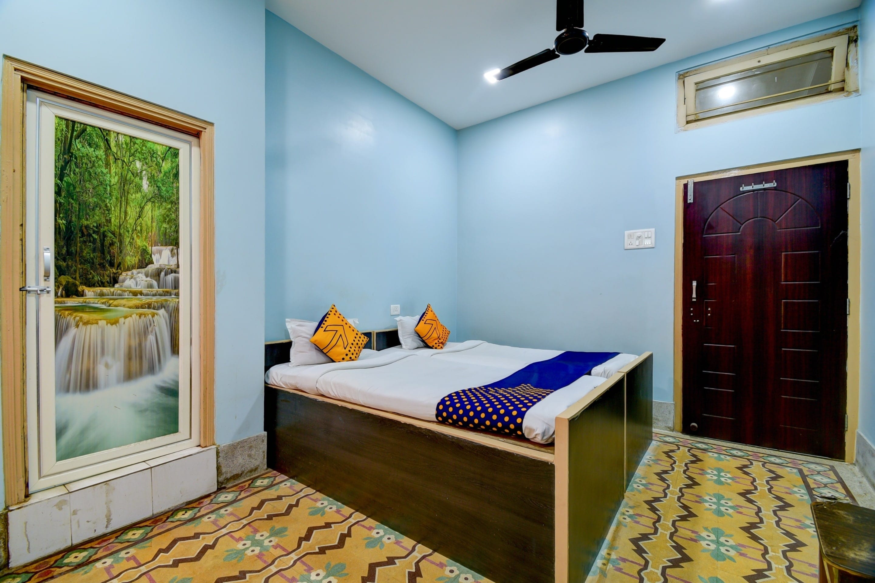 Hotel O Gajraj - Tap to explore photos