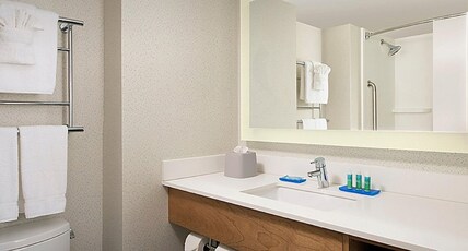 Holiday Inn Express Chesapeake - Norfolk Room Type - 2 Queen Stndrd Communications Accessible