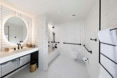The Wayfarer Downtown LA, Tapestry Collection by Hilton