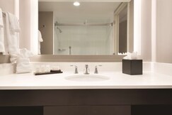 Embassy Suites by Hilton Milwaukee Brookfield