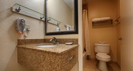 Best Western Poway/San Diego Hotel Room Type - 1 King Bed, Non-Smoking, Full Kitchen, Wireless High-Speed Internet Access, Microwave And Refrigerat Best Western Poway/San Diego Hotel Room Type - 1 King Bed, Non-Smoking, Full Kitchen, Wireless High-Speed Internet Access, Microwave And Refrigerat