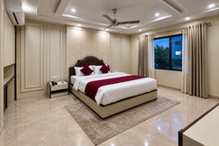 Hotel La Casa - Near Durgapura Railway Station
