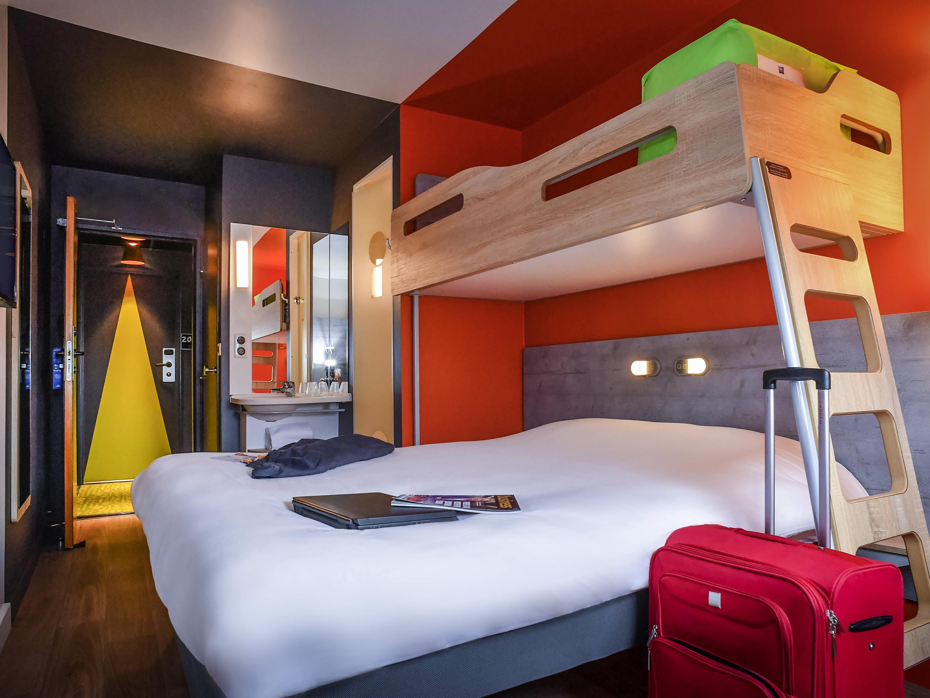 Ibis Budget Coutances - Tap to explore photos