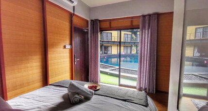 A CORAL REEFS Room Type - Ground Pool Access King