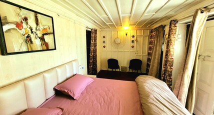 Cottage Heritage Charm Room Type - Crystal Suite