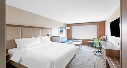 Holiday Inn Express & Suites Phoenix - Airport North Room Type - 1 King Suite Sofa Bed