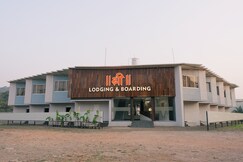 SHREE LODGING & BOARDING