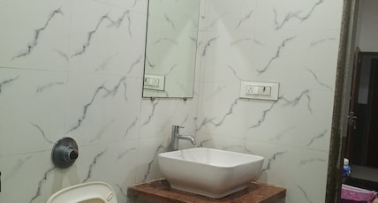 Hotel Gungun Room Type - Family AC Room with Ensuite Bathroom Hotel Gungun Room Type - Family AC Room with Ensuite Bathroom