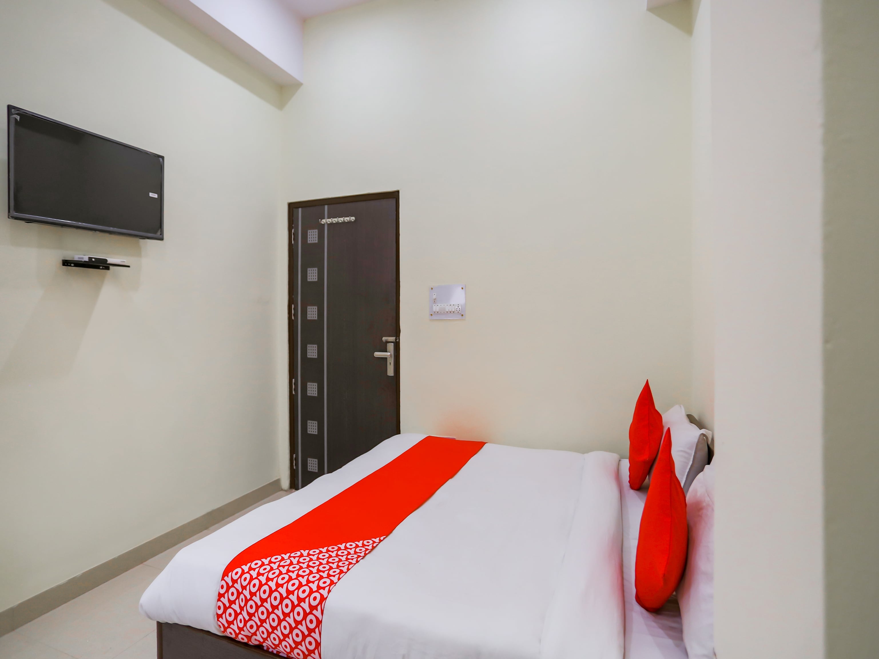 Hotel O Viraj Deluxe Narela - Tap to explore photos