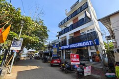 Nayami Lake View Hostel