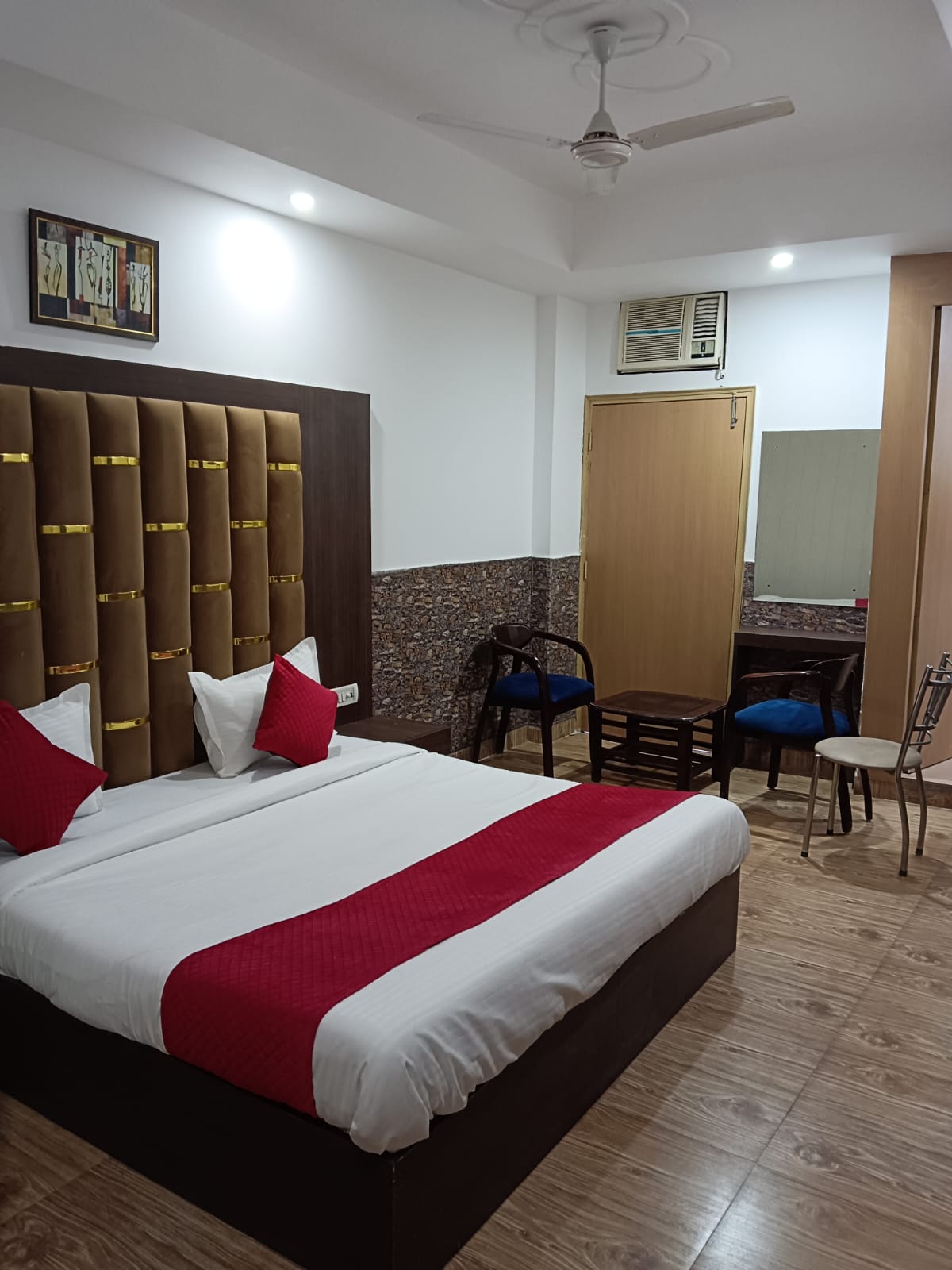 Hotel Renox Suites Near Delhi Airport - Tap to explore photos