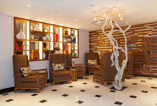 The Somerset Hotel with Free Airport Transfers