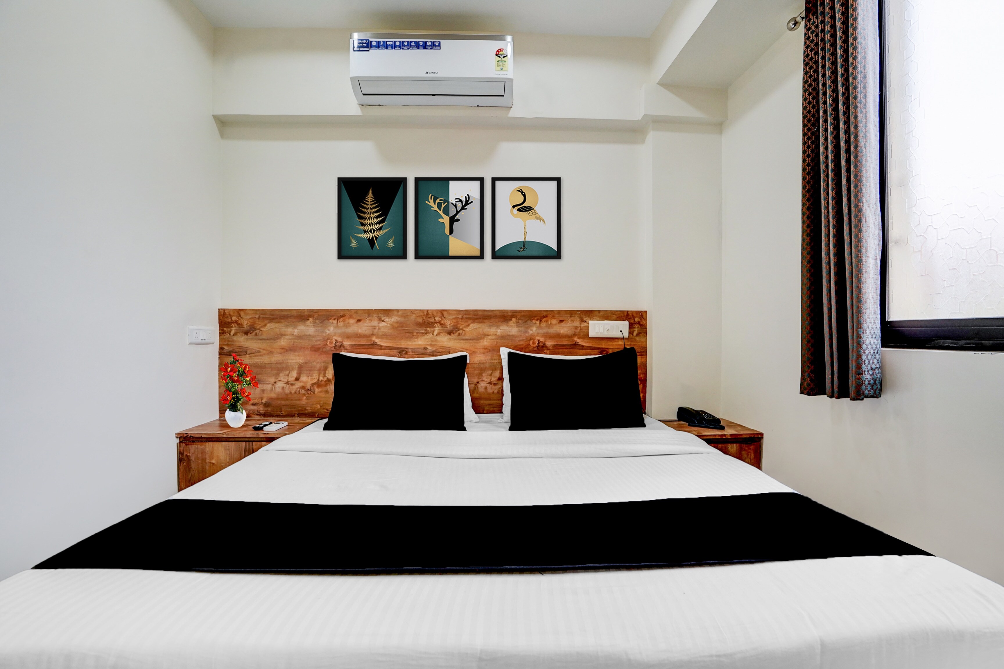 Collection O Prahlad Nagar Road Formerly Hotel Aura Inn - Tap to explore photos