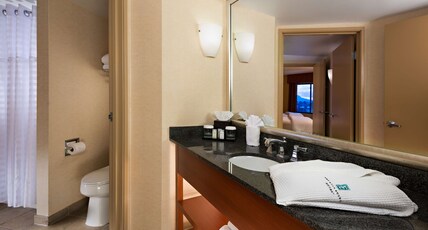 Embassy Suites Phoenix - Scottsdale Room Type - 2 DBL BEDS MOUNTAIN VIEW
