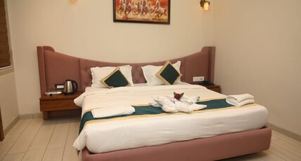 Shri Gurukripa Family Restaurant Room Type - AURA ROOM