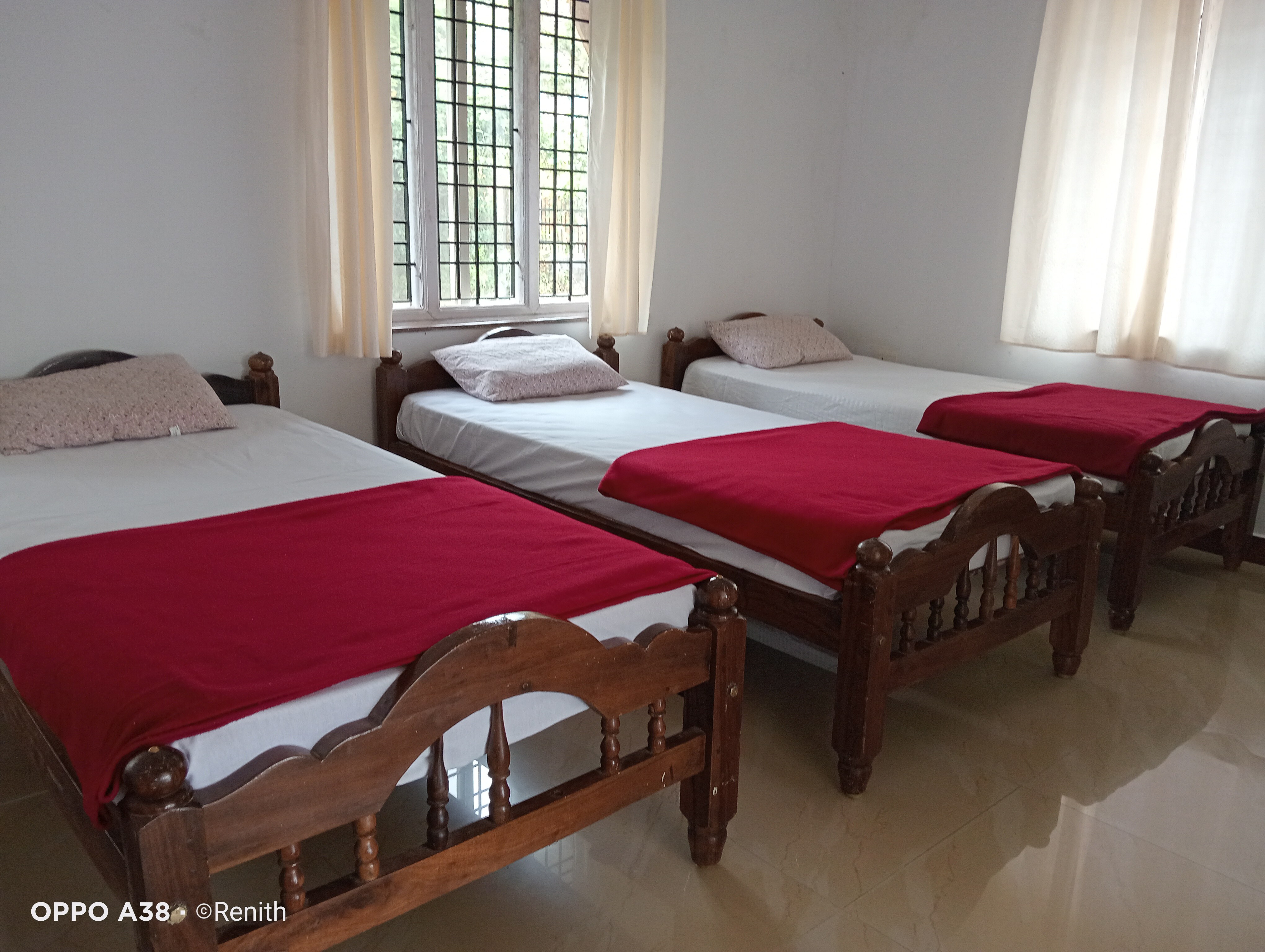 Top Hill Homestay - Tap to explore photos