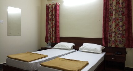 Sapphire Stay Room Type - Deluxe Double Room