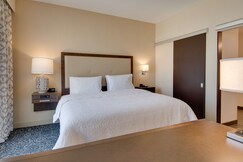 Hampton Inn & Suites by Hilton Los Angeles - Glendale