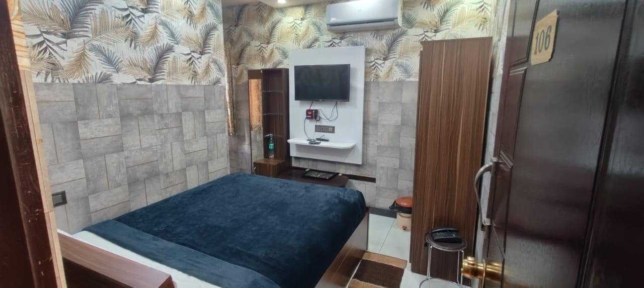 SHREE MAHALAKSHMI RESIDENCY - Tap to explore photos