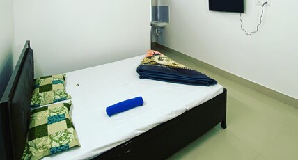 HOTEL ABHINOV Room Type - NON A/C DOUBLE ROOM