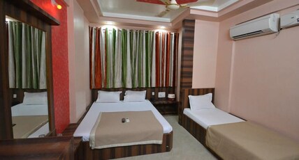 Hotel Sai Hariprasad Room Type - Standard Triple Bed Room Non-A.C