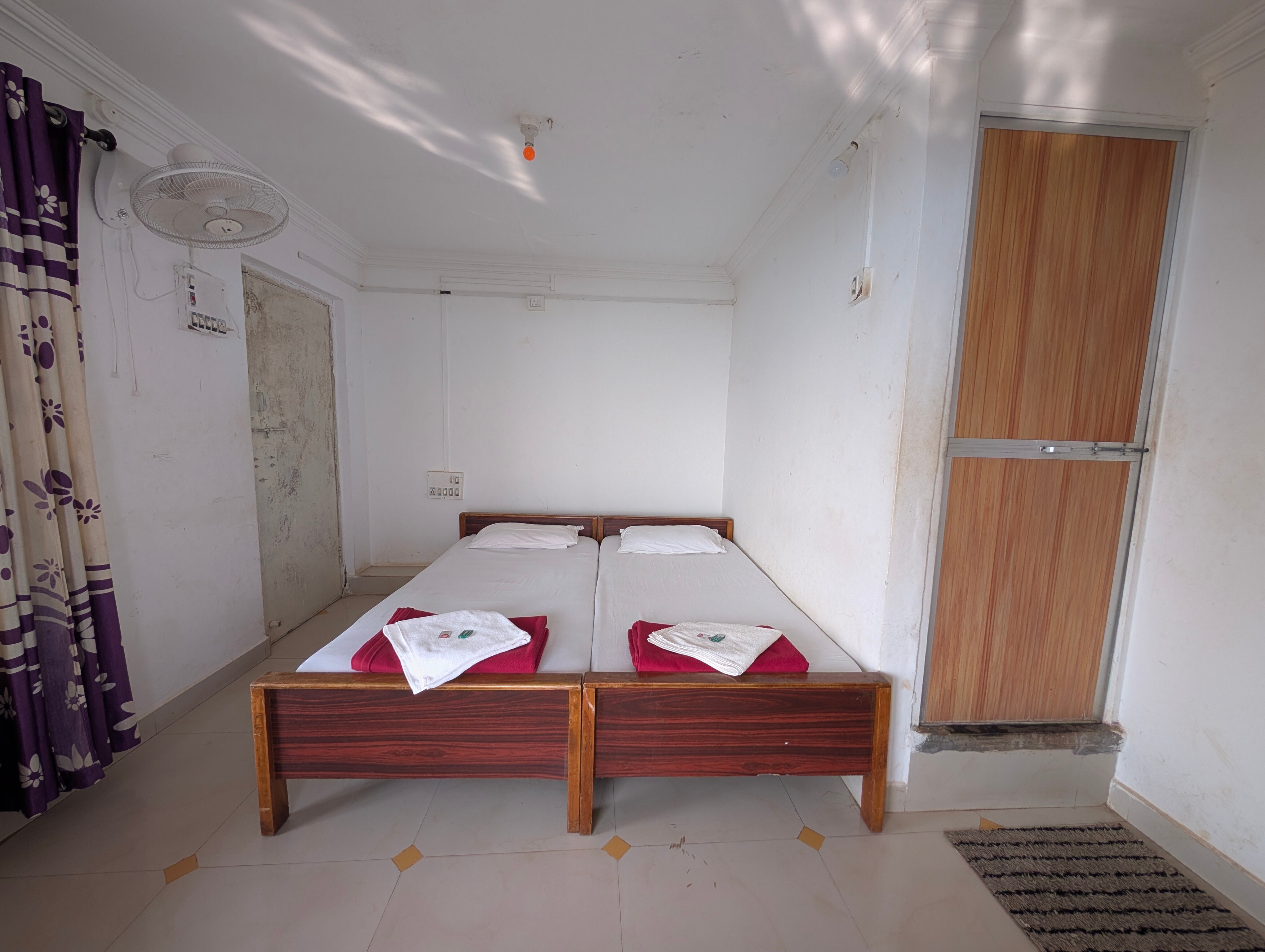 Hotel Shrushti Lake View - Tap to explore photos