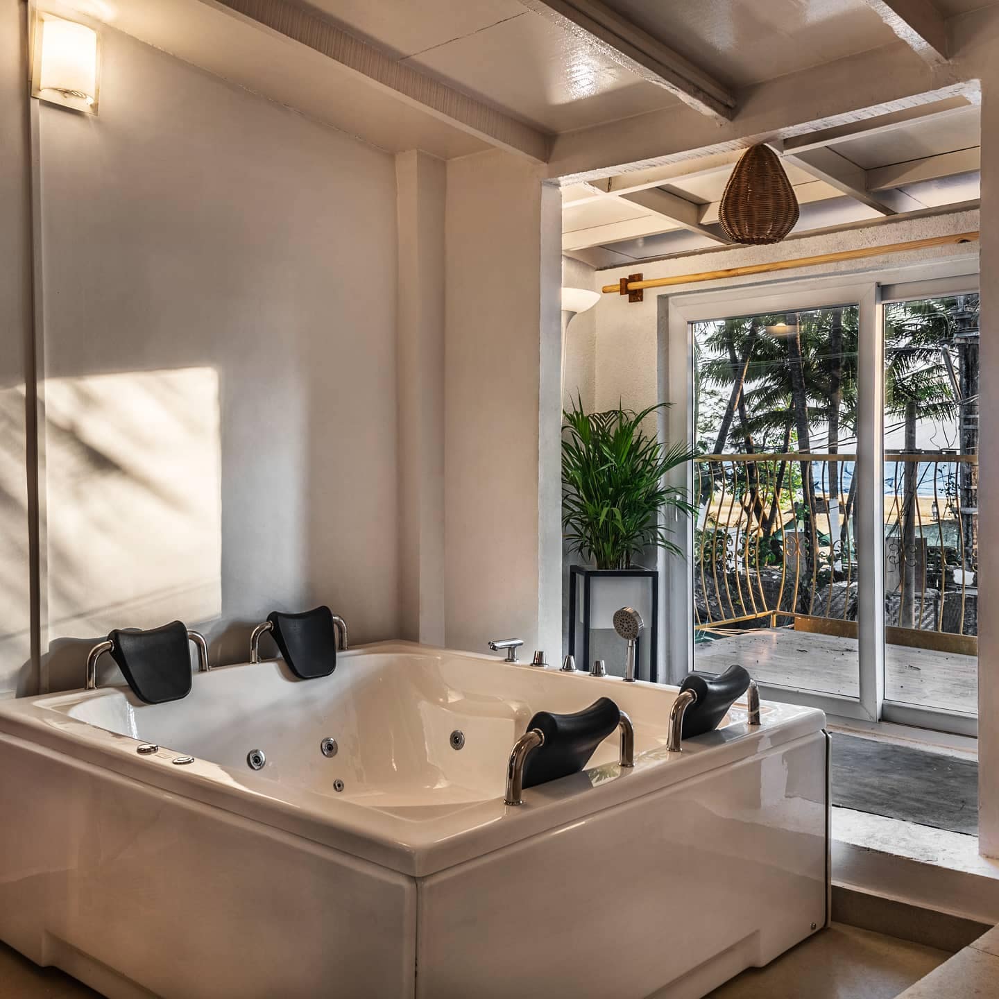 Mori by the sea |Villa and Cottages - Tap to explore photos