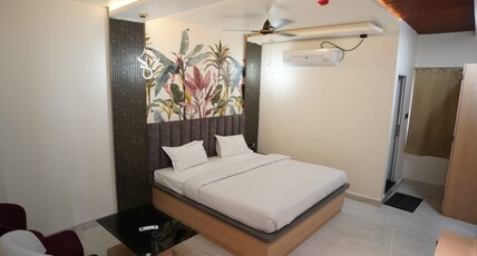 Hotel Ashirvad And Family Restaurant Room Type - Deluxe Room with Air Conditioning