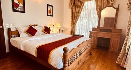 Cleetys Residency Room Type - Presidential Family Suite with Private living area