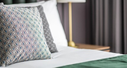Hotel Indigo MANCHESTER - VICTORIA STATION Room Type - 1 Queen Standard High Floor