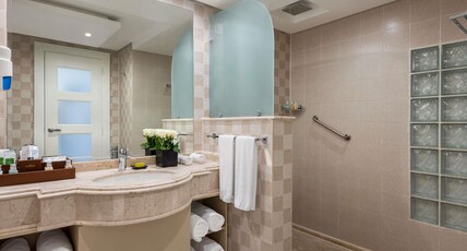 RIXOS PREMIUM SEAGATE Room Type - Superior Room Aqua King Bed