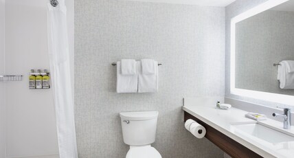 Holiday Inn Express & Suites SASKATOON CENTRE Room Type - 2 Queen Standard