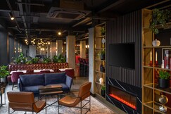 Radisson RED London Gatwick Airport
