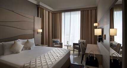 Two Seasons Hotel & Apartments  Room Type - Grand Suite Sea View