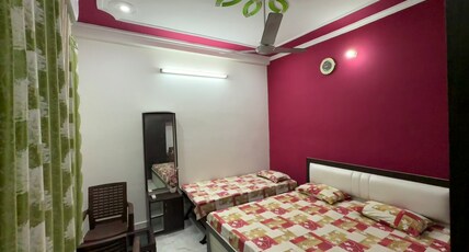Vaidehi Guest House Room Type - Maharani Room