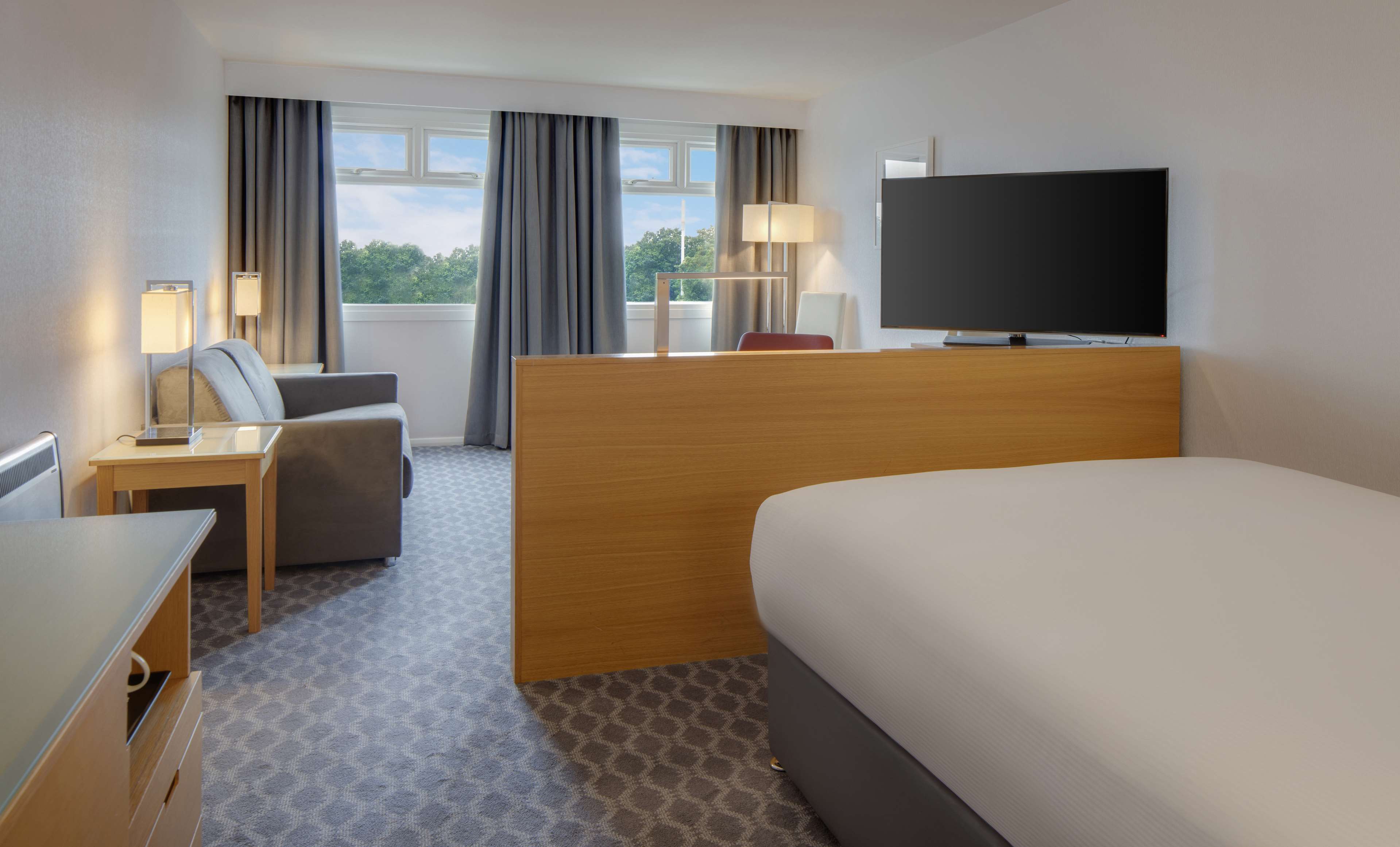 Hilton Watford - Tap to explore photos