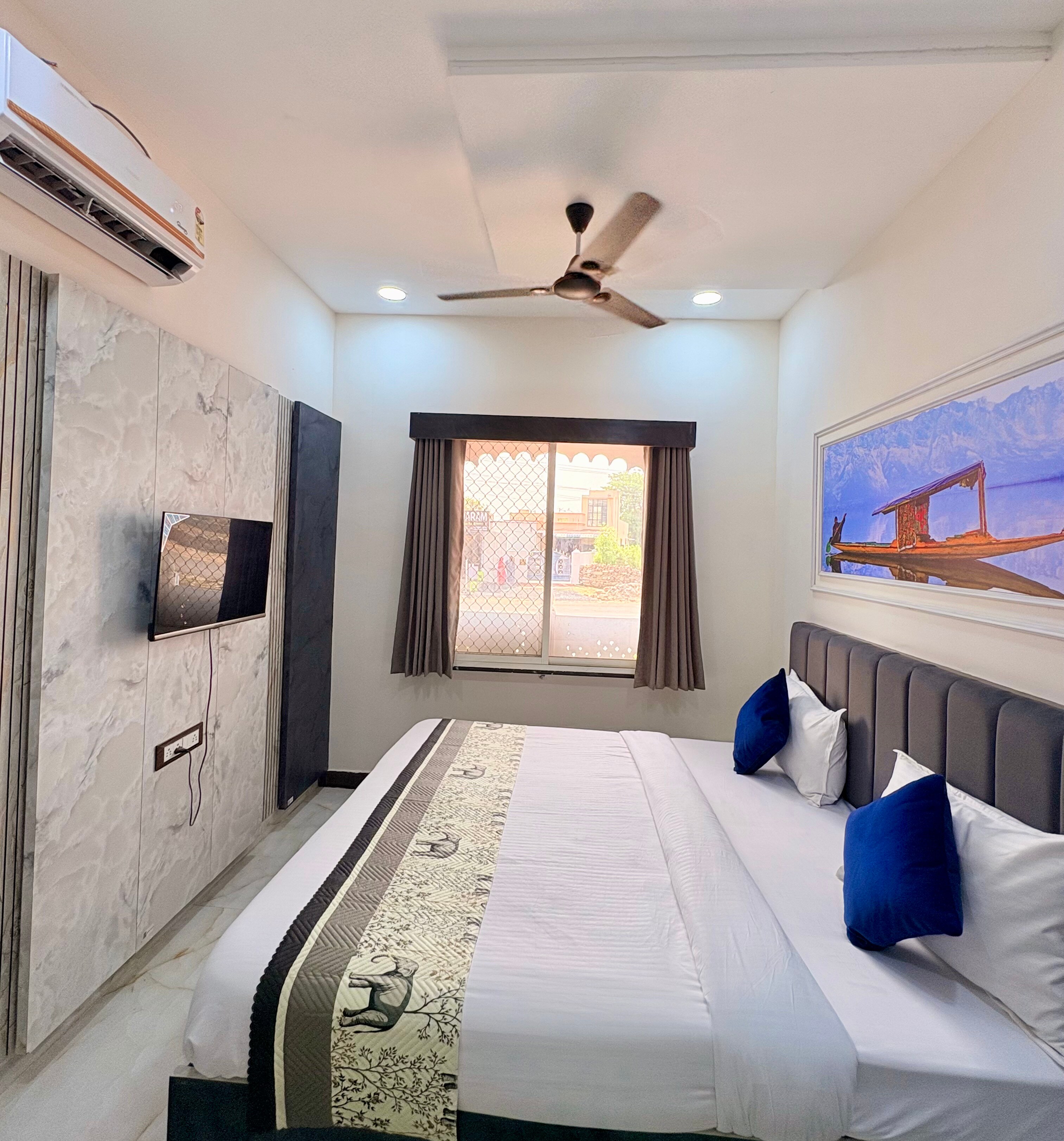 HOTEL LAXMI IMPERIAL - Tap to explore photos
