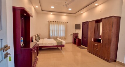 FIREFLY RESORT Room Type - Deluxe Room with Balcony and Sitting area