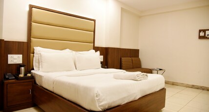 Hotel Sai Yatri  Room Type - Double Bed Ac ( Temple Facing )