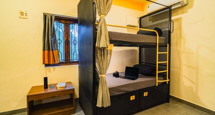 The Hosteller Goa, Anjuna Room Type - Bed in 4 Bed Mixed Dormitory with Balcony