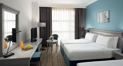 Anwar Al Madinah Movenpick Hotel Room Type - Classic 3 Beds