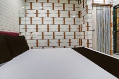 Rooms of Hotel O Taj Lodging and Boarding