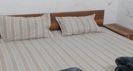 ASHUTOSH HOMESTAY Room Type - 2 BED NON AC