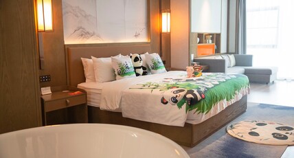 Crowne Plaza CHENGDU WUHOU Room Type - 1 King Junior Suite Kids Theme