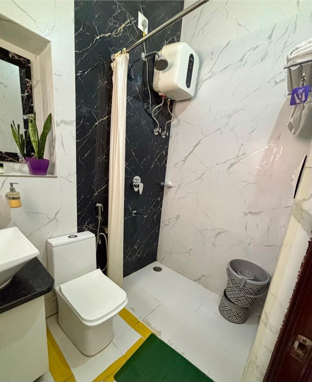 Sayla Heritage Haveli 5BR & FreeParking - Tap to explore photos