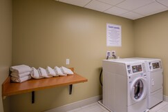 Holiday Inn Express & Suites Reedsville - State Coll Area